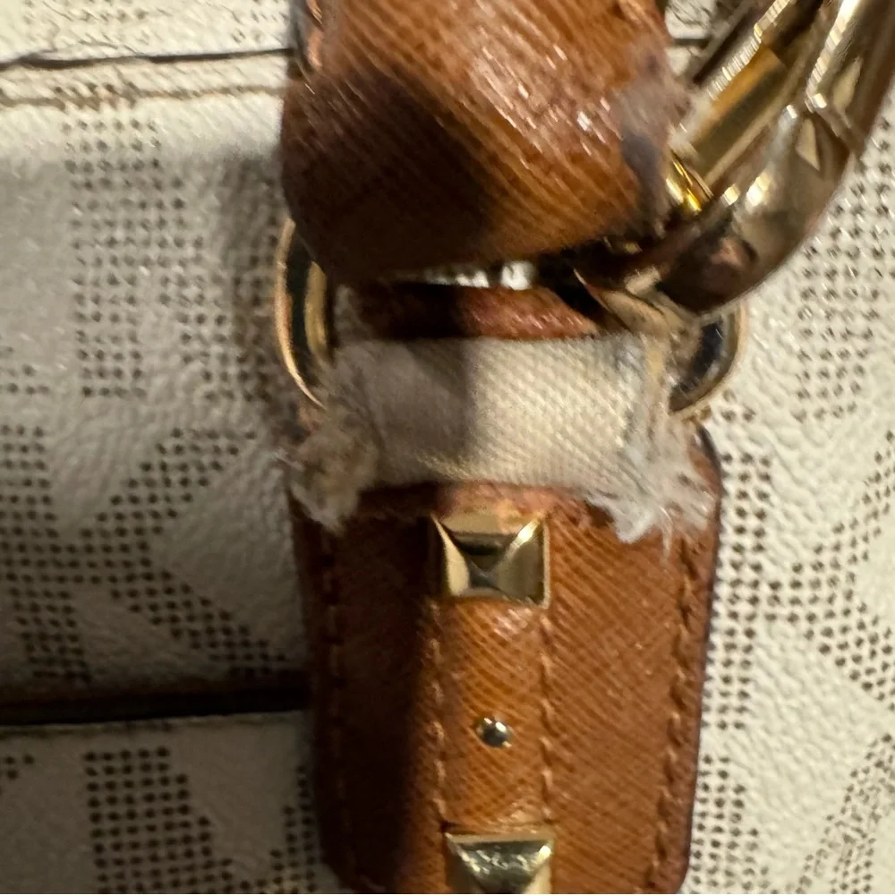 Micheal Kors Logo Hand Bag With Crossbody Strap